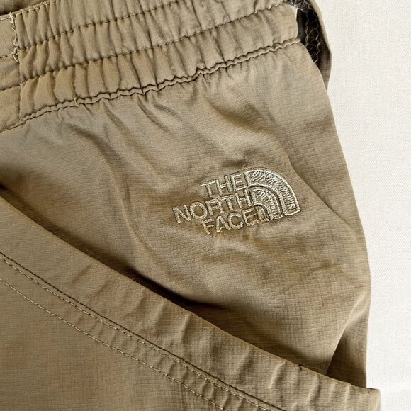 The North Face Woman 12 Nylon Zipper Convertible Pants/Shorts Hiking Fishing - Picture 6 of 10